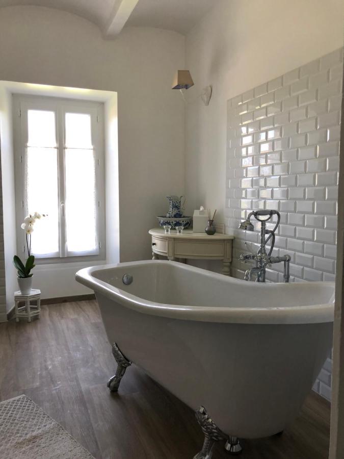Les Dames De Saint Florent Bagian luar foto