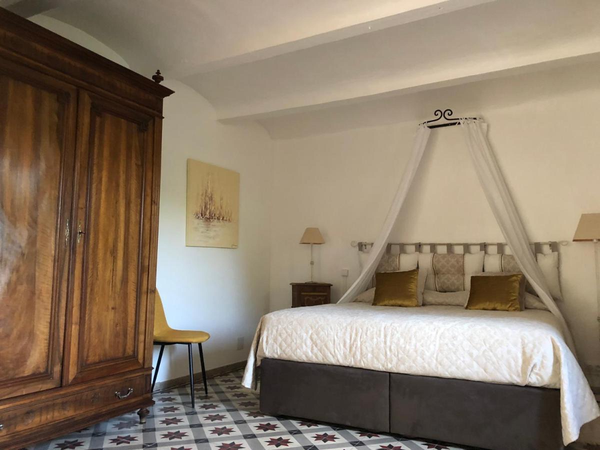 Les Dames De Saint Florent Bagian luar foto