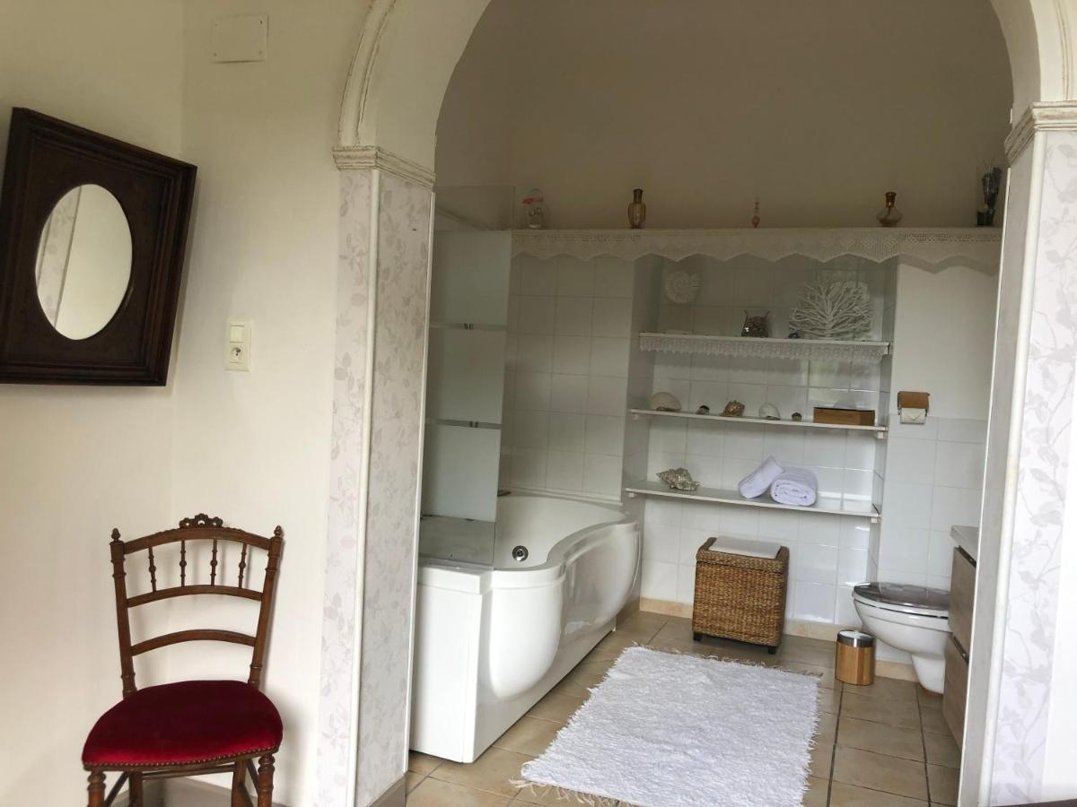 Les Dames De Saint Florent Bagian luar foto