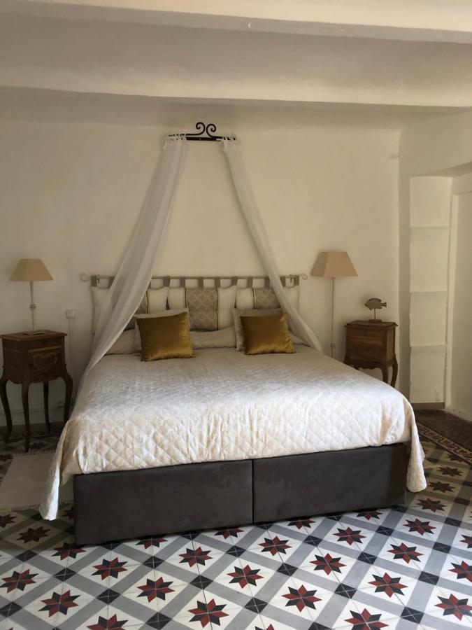 Les Dames De Saint Florent Bagian luar foto