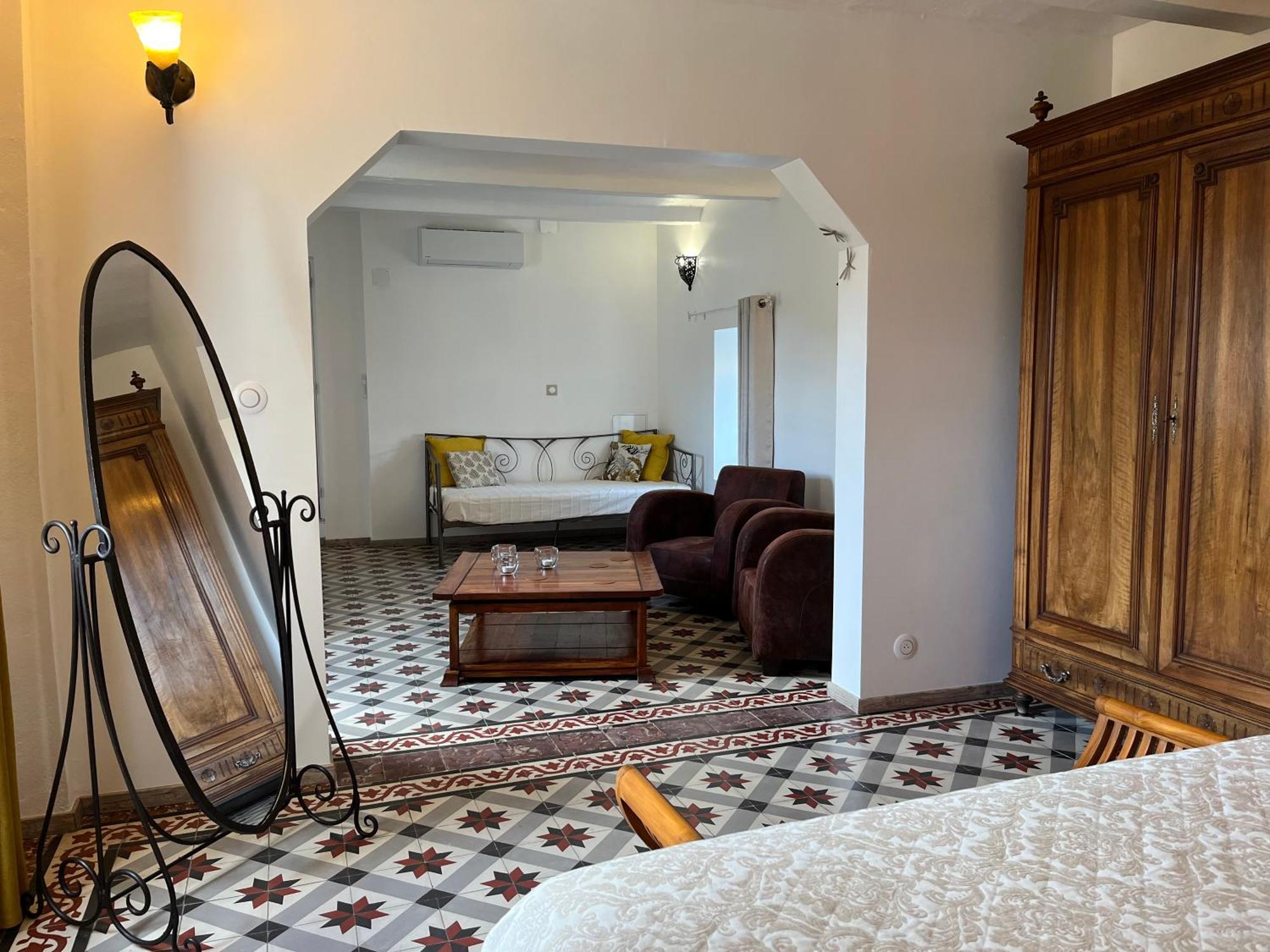 Les Dames De Saint Florent Bagian luar foto