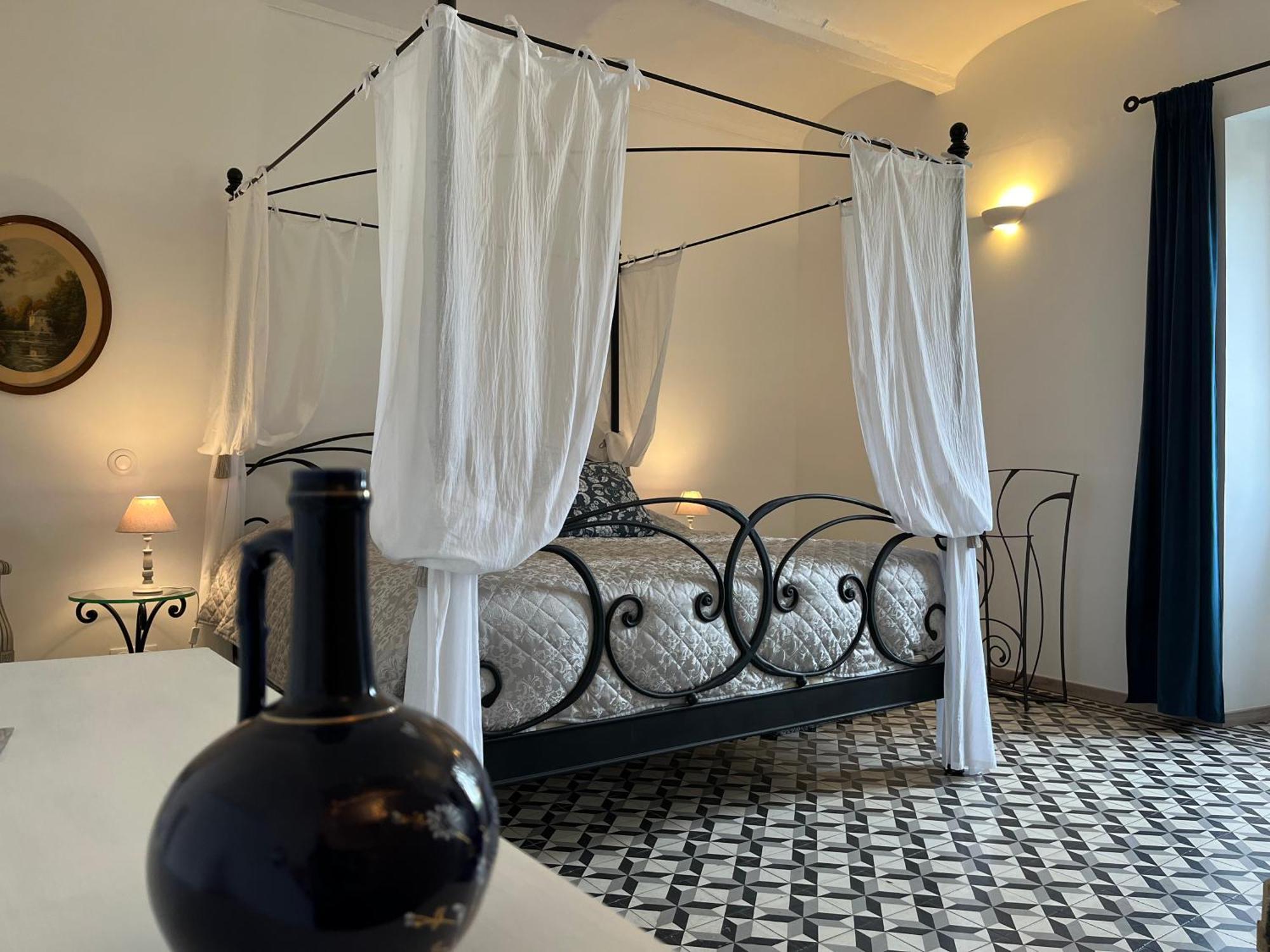 Les Dames De Saint Florent Bagian luar foto